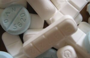 Full Spectrum CBD Vapes for Anxiety: A Comparison with Traditional Pharmaceuticals